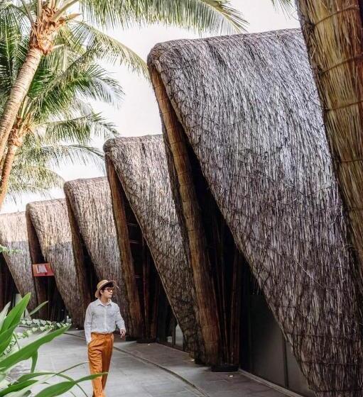 B5 12a03 Phu Quoc Waterfront Hotel Beach Swimming Pool