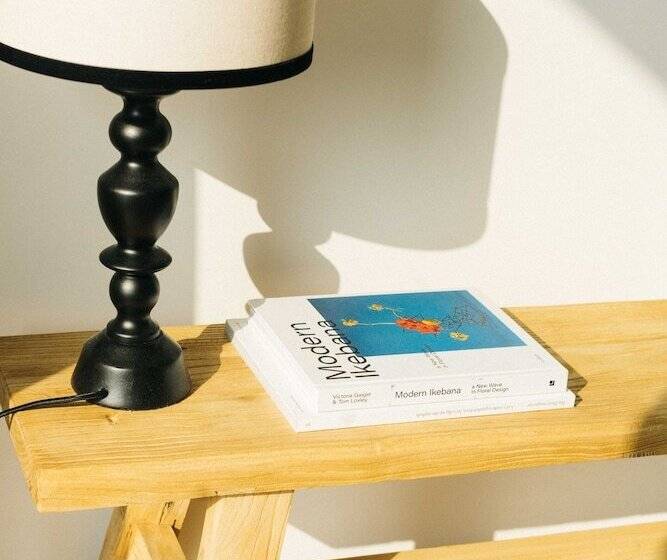 تختخواب و صبحانه Nowhere Retreat