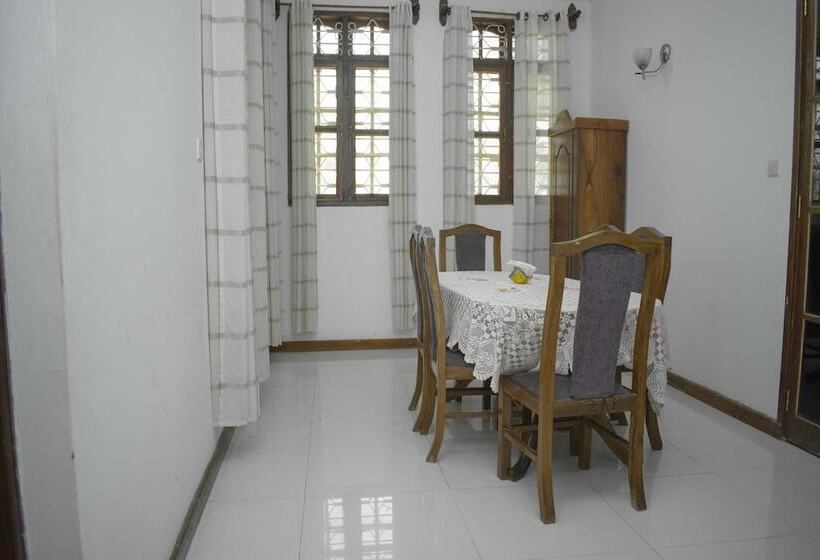 ベッドアンドブレックファースト Sulkhan Serviced Apartment