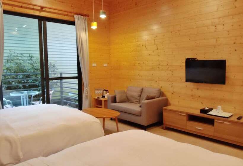 تختخواب و صبحانه Sunlight Forest