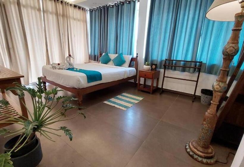 צימר Sunset And Palm Trees   An Airport Boutique By The Sea