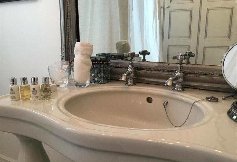 مبيت وإفطار Ten Beacon Hill