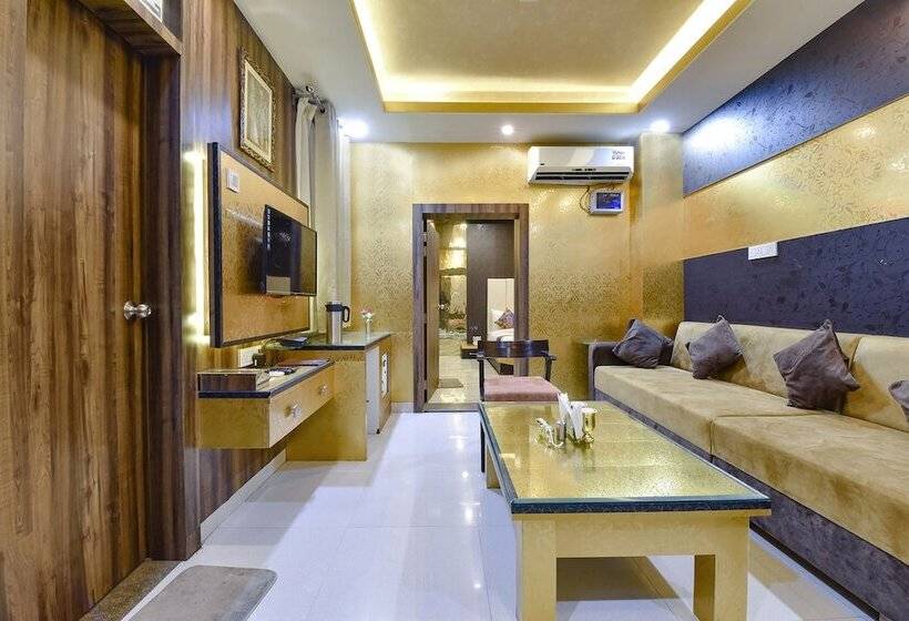 Fabhotel Prime Royal Park