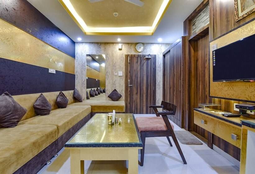 Fabhotel Prime Royal Park