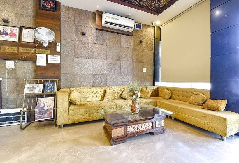 Fabhotel Prime Royal Park