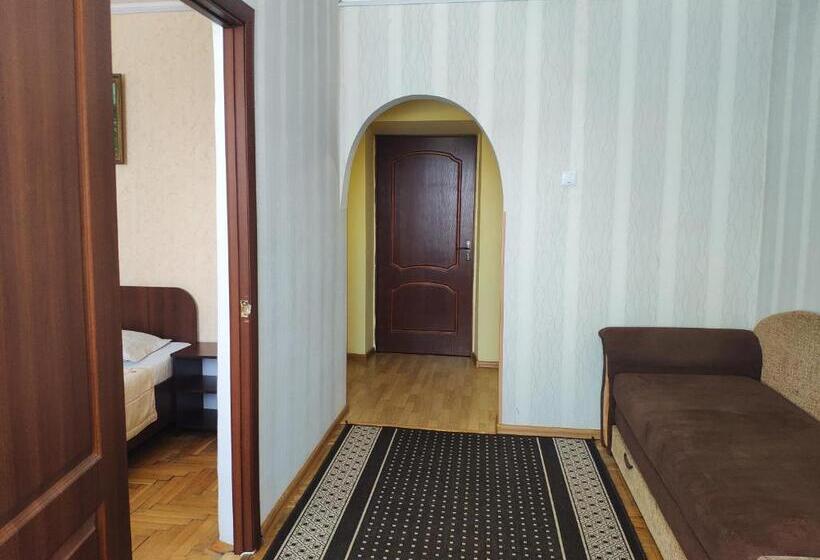 فندق комунальне підприємство готель україна