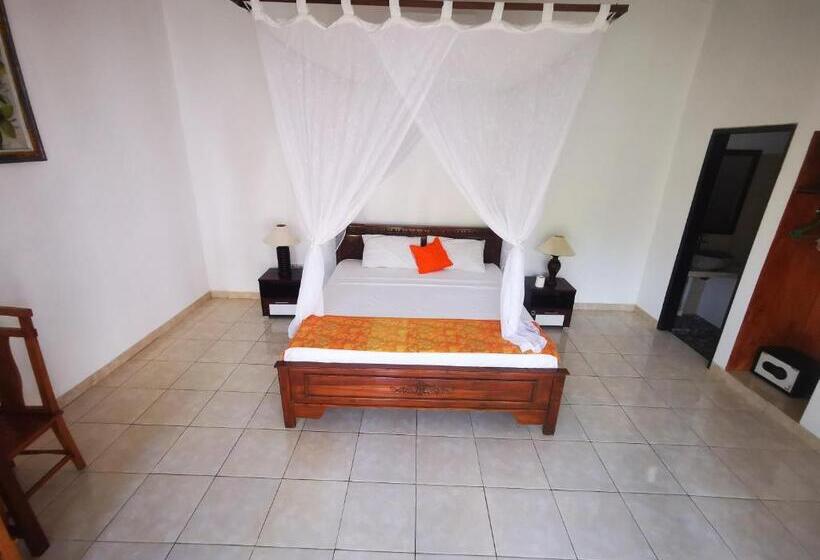 בית מלון כפרי Amed Yogika Center, Villas, Sauna And Restaurant