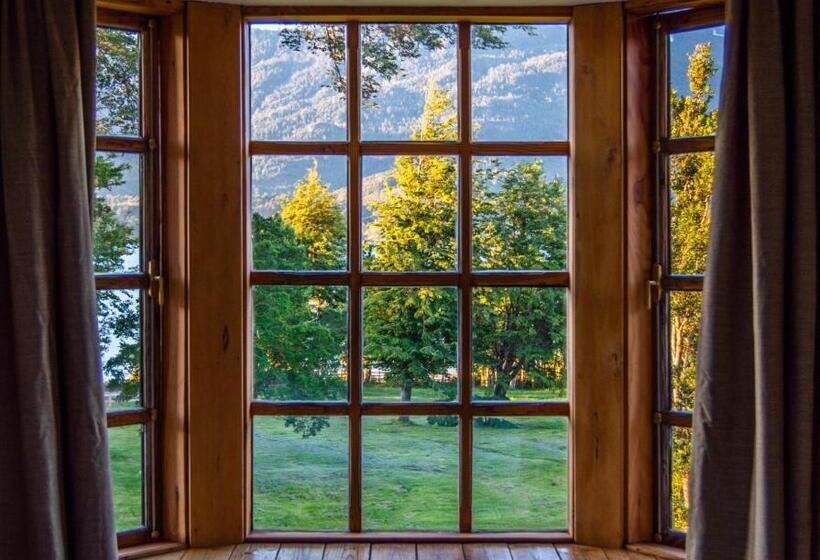 فندق Andes Lodge, Puelo Patagonia