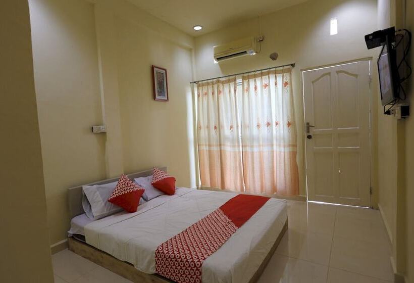 Отель Backpaker Seraya By Oyo