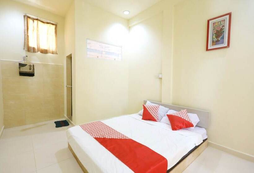 Отель Backpaker Seraya By Oyo