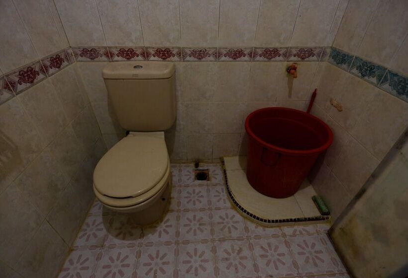 Отель Backpaker Seraya By Oyo