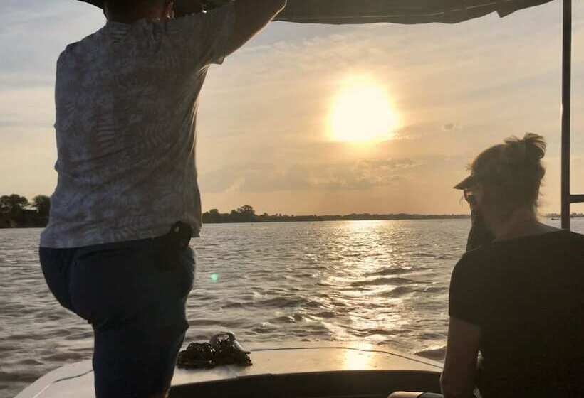 فندق Baker Safari Company