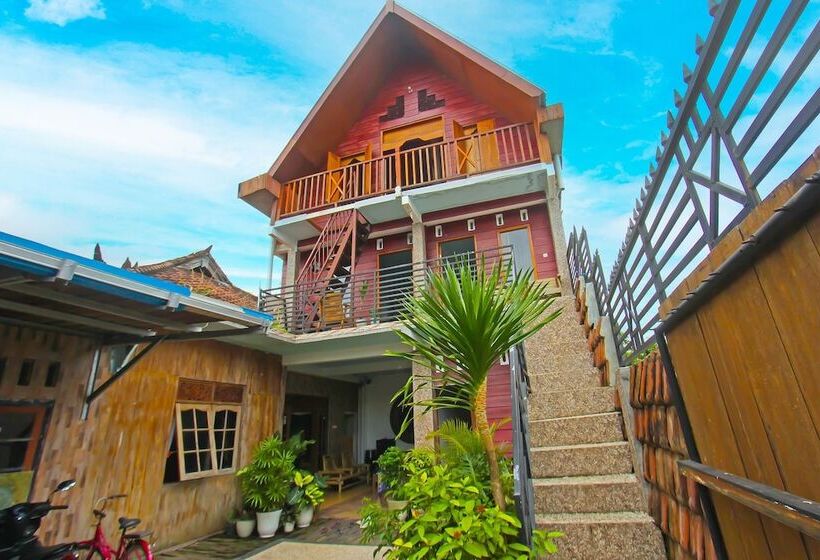 فندق Bale Datu Homestay By Oyo