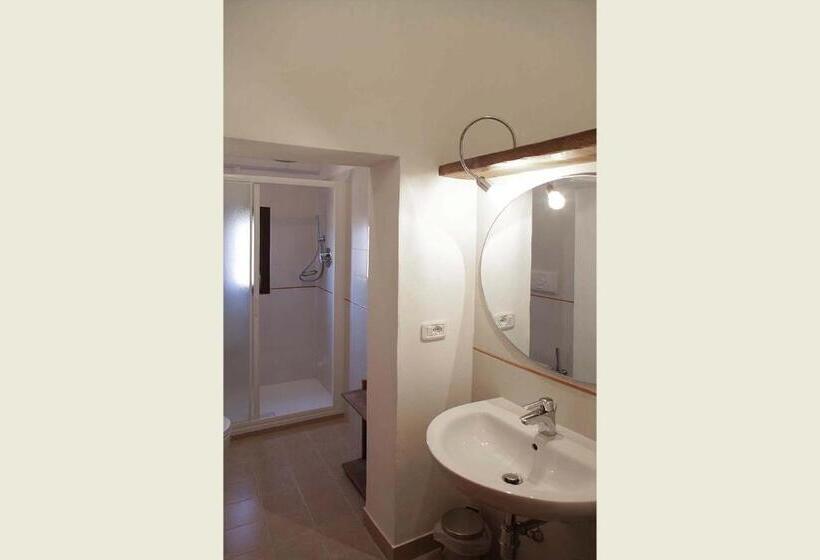 هتل Bio Agriturismo Corte Degli Ulivi