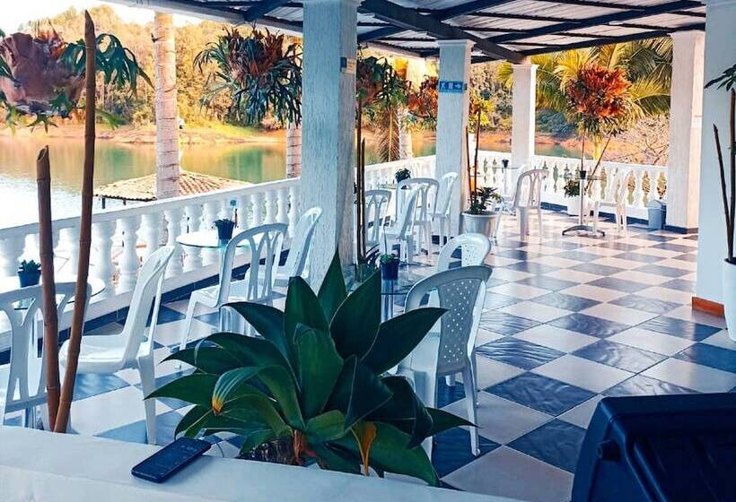 ホテル Casa Linda Guatapé