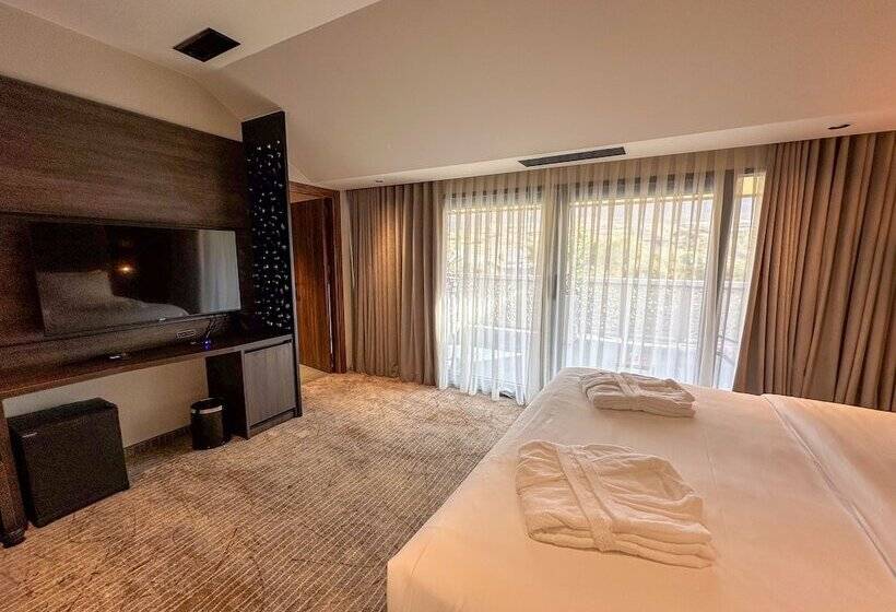 هتل Chateau Mephiskalaki