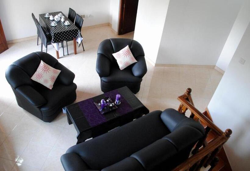 Отель Cinnamon Holiday Inn