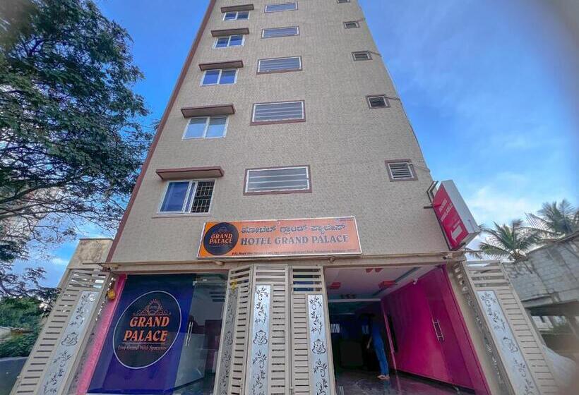 Отель Grand Palace