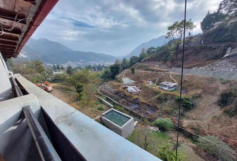 בית מלון כפרי Himratana The Junctioninn