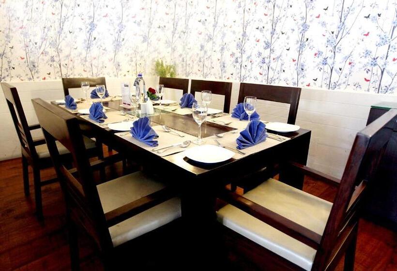 Отель K.c.cross Road