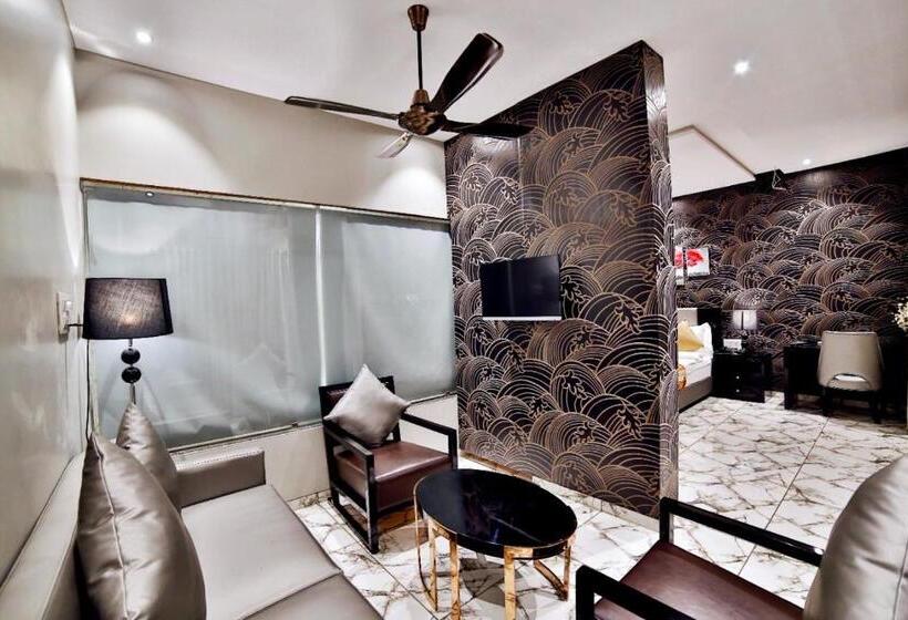 Отель Kings Heritage Surat