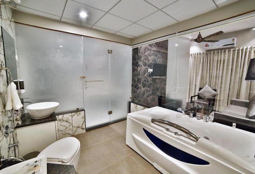 Отель Kings Heritage Surat