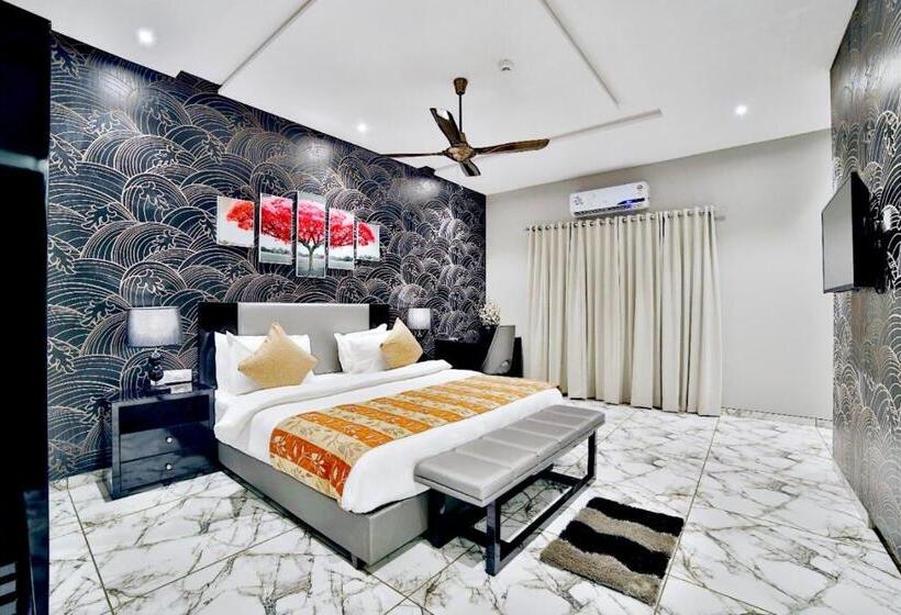 Отель Kings Heritage Surat