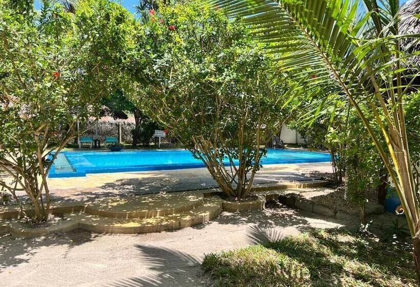 בית מלון כפרי Laguna Palace Michamvi Kae