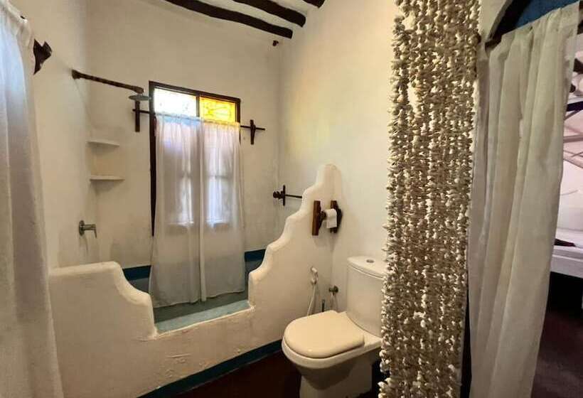 בית מלון כפרי Laguna Palace Michamvi Kae