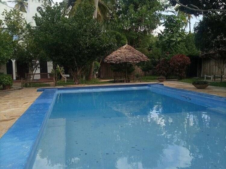 בית מלון כפרי Laguna Palace Michamvi Kae