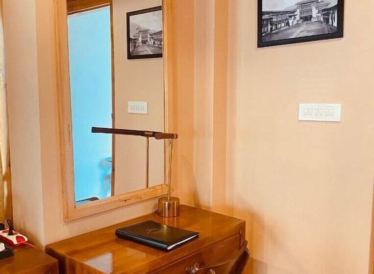 هتل Lhayhuel Resort & Spa