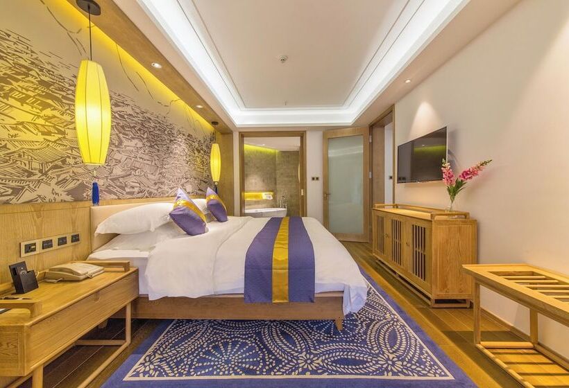 Отель Lijiang Flavor Holiday Courtyard