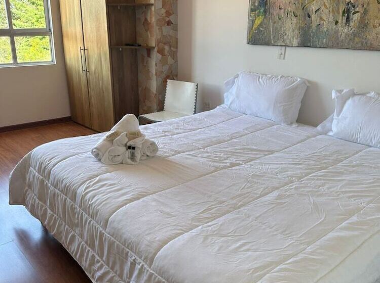 Отель Loma Encantada