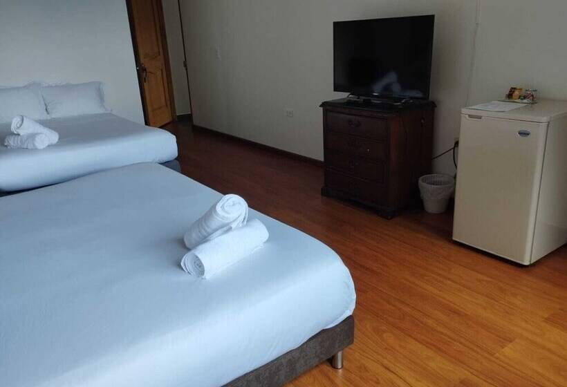 Отель Loma Encantada