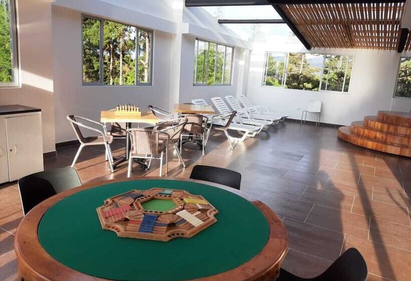 Отель Loma Encantada