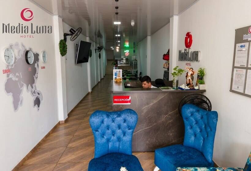 호텔 Media Luna