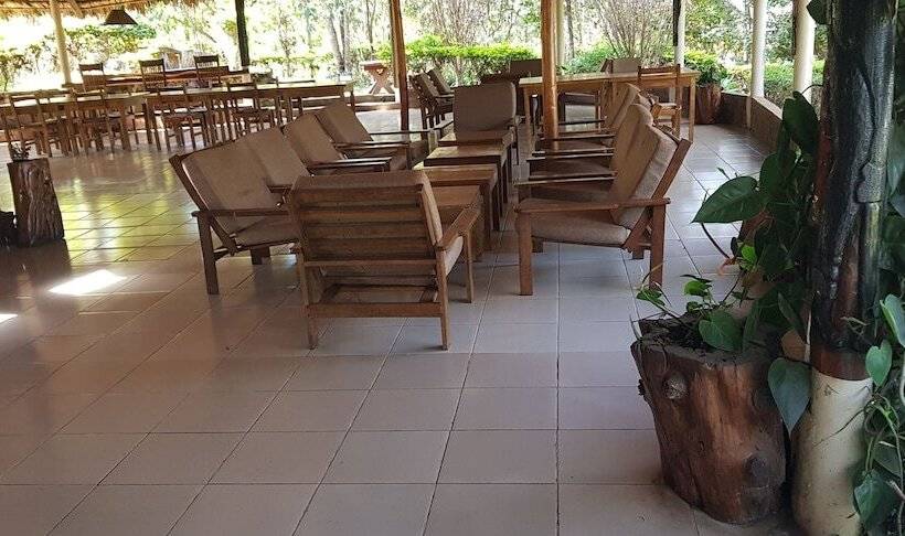 Отель Meru Mbega Lodge