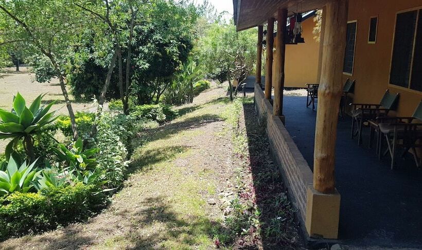 Отель Meru Mbega Lodge