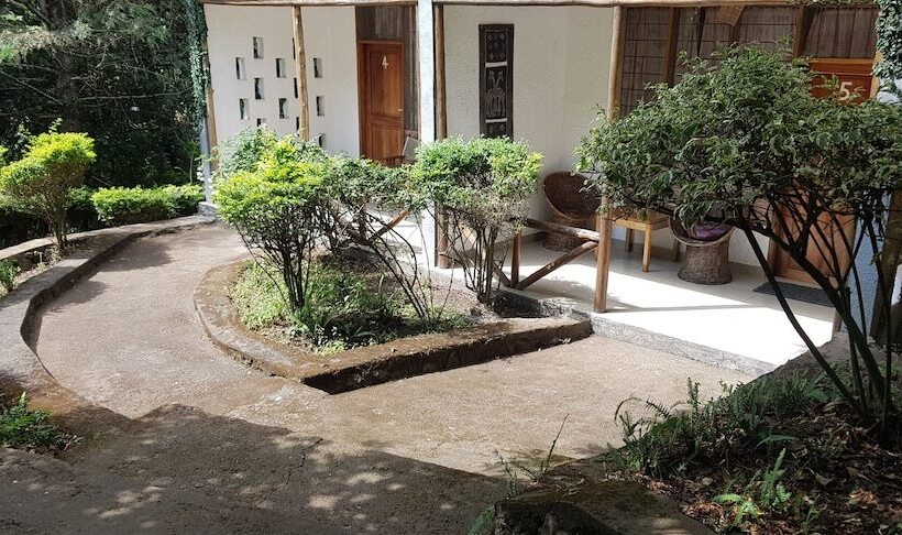 Отель Meru Mbega Lodge