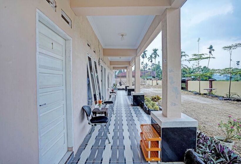 Отель Mutiara Homestay Syariah By Oyo