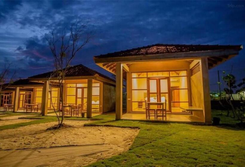 호텔 Nikara Beach Villas Arugambay