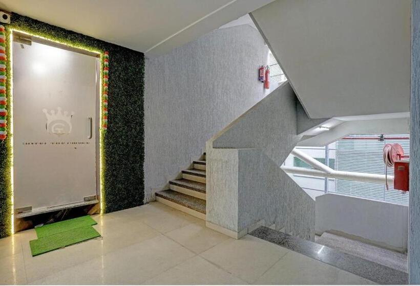 فندق Oyo Flagship The Crown