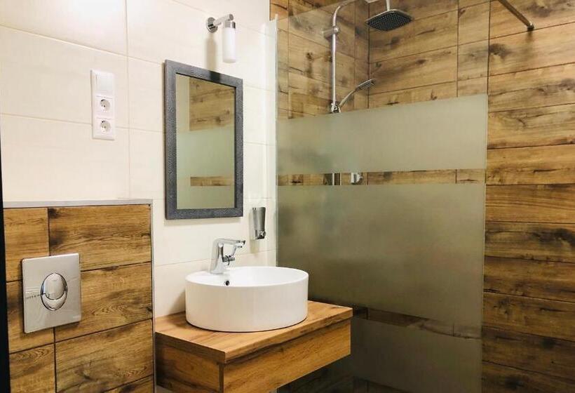 فندق Panzió Route 87