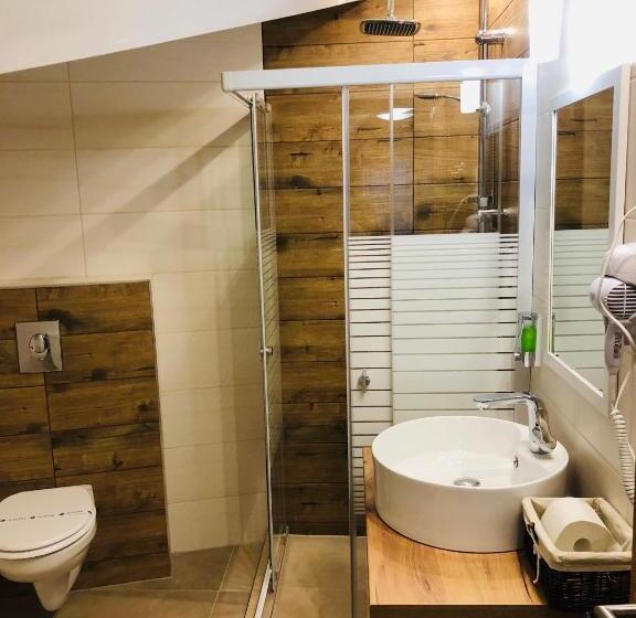 فندق Panzió Route 87