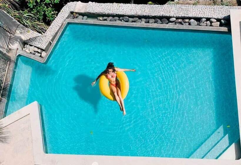 فندق Papaya Surf Garden