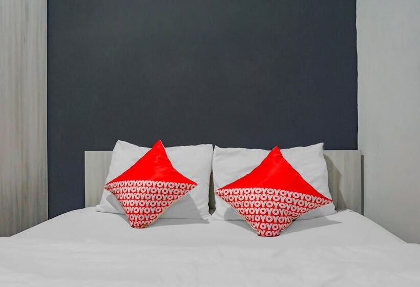 Отель Pendowo Limo By Oyo