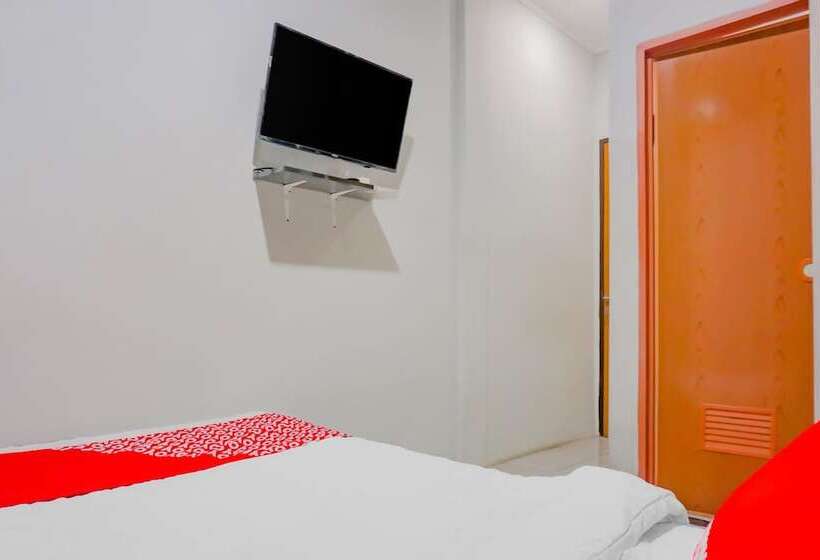 Отель Pendowo Limo By Oyo