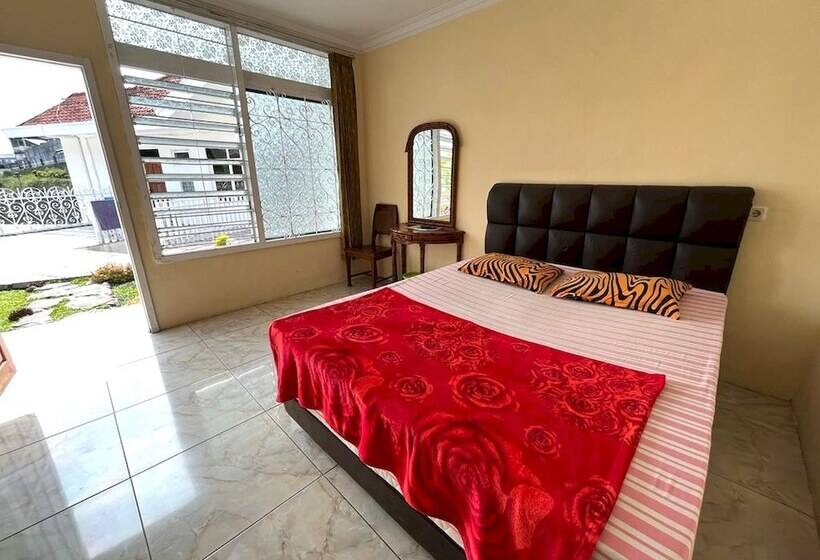 Отель Penginapan Cibodas By Oyo