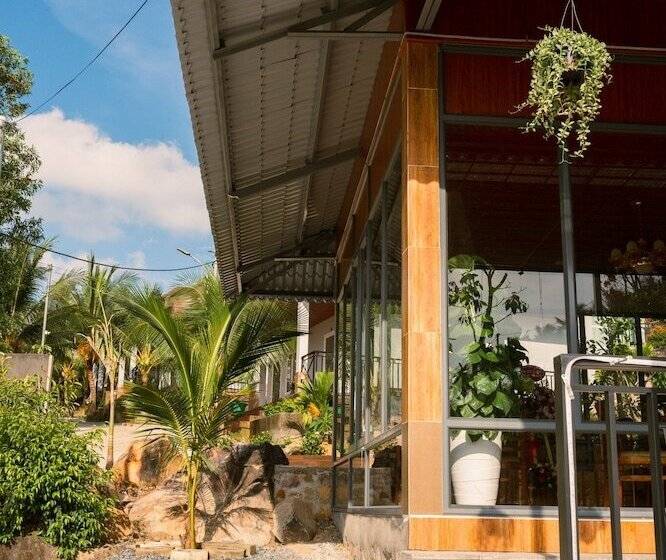 هتل Phu Quoc Hills Bungalow