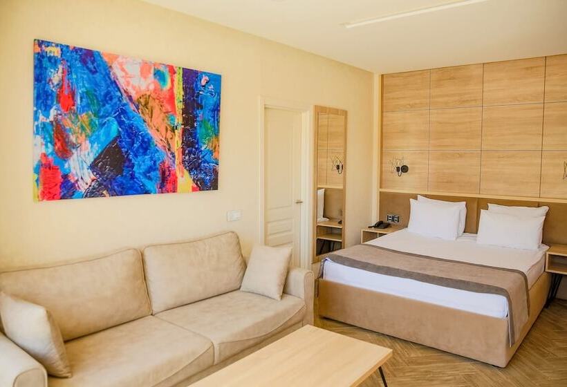 هتل Riva Hill Resort